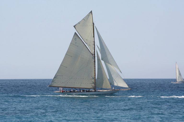 Antigua Classic Yacht Regatta 2015: Racing For Fun And Relaxation